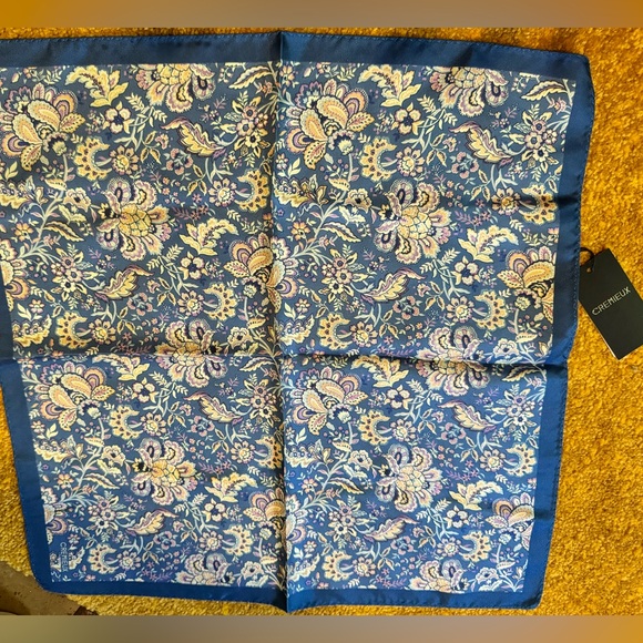 Cremieux 100% silk pocket scarf - Picture 1 of 3
